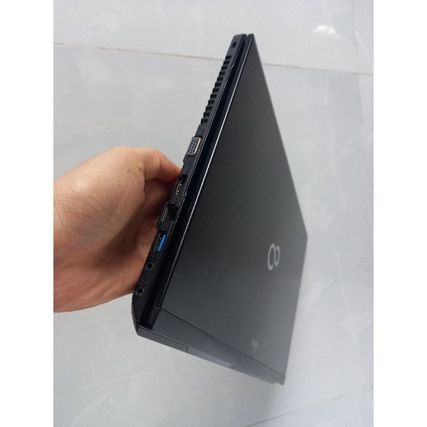 Laptop nội địa Nhật Fujitsu win bản quyền theo máy