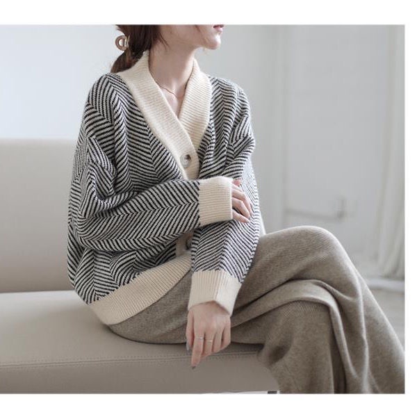 Áo khoác dệt kim dáng rộng họa tiết kẻ sọc phong cách cổ điển thời trang dễ phối đồ dành cho nữ