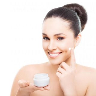 KEM E 100 VITAMIN TRẮNG DA NGÀY& ĐÊM