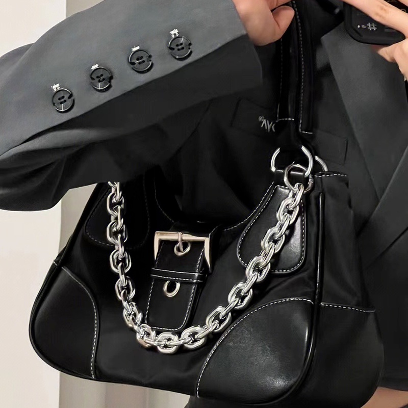 Zhongguo Túi đeo dưới cánh tay canvas Da Bóng Phối Dây Xích Kim Loại Thời Trang Mới 2022 Gylb1605