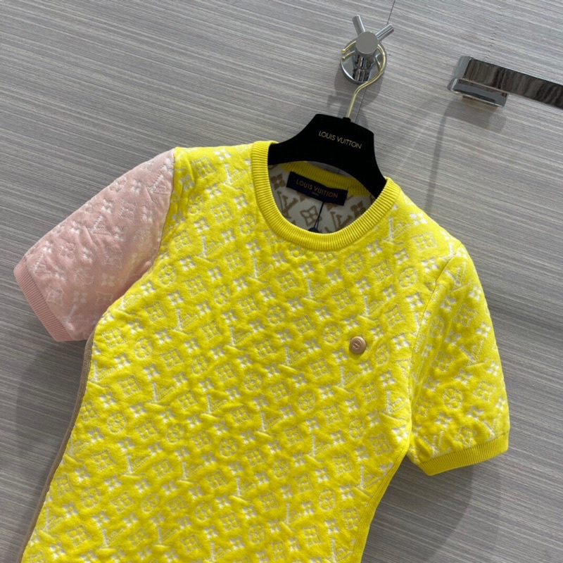 Áo ngắn tay dệt kim mẫu mới xuân hè 2022 logo nổi thương hiệu Louis Vuitton LV cao cấp phối 3 màu trẻ trung thời trang