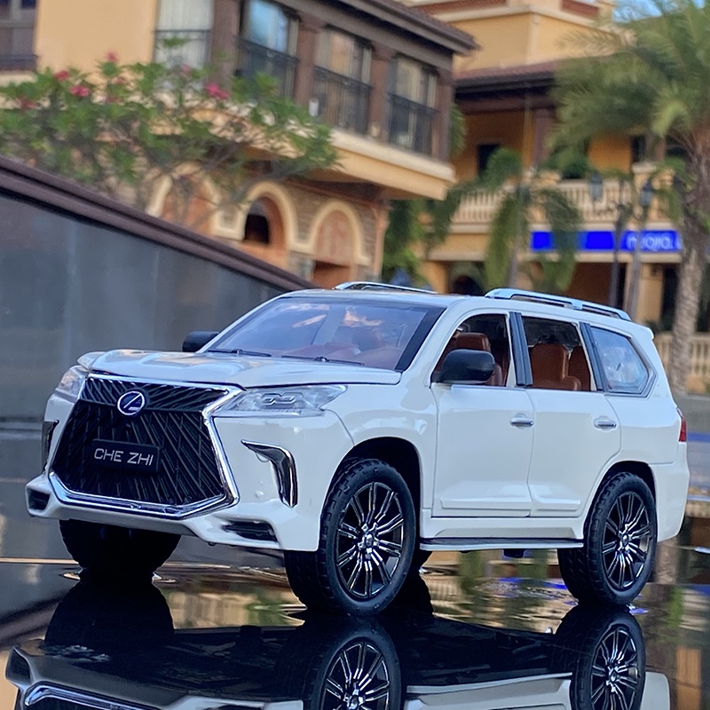 Mô hình xe Lexus LX570 Supersport 1:24 CheZhi