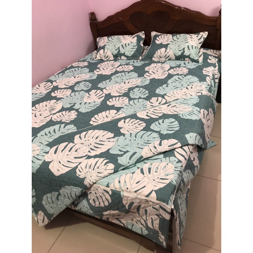 [Sale to] Bộ 3 Món Ga Xẻ Góc Trần Bông Dày Dặn (Drap Chùm Kèm 2 Vỏ Gối Đầu, Ga Phủ Xuống Giường Như Ảnh) - Poly cotton