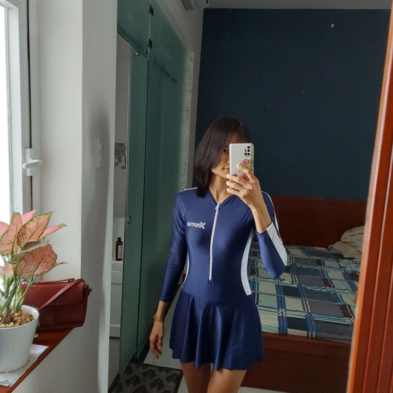 Đồ bơi dài tay kiểu váy cho nữ ,trẻ lớn, có mút, lót đùi liền váy bên trong kín đáo tiện lợi đi biển, đi bơi. | BigBuy360 - bigbuy360.vn