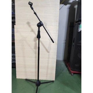 chân micro phòng thu