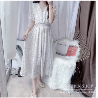 Đầm bi trắng nút bọc