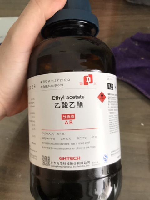 Dung môi Ethyl acetate CH3COOC2H5 chai 500ml CAS 141-78-6