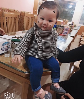 Áo kẻ và jeggings Primark