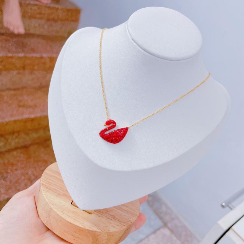 Dây chuyền thiên nga titan không đen, không phai màu