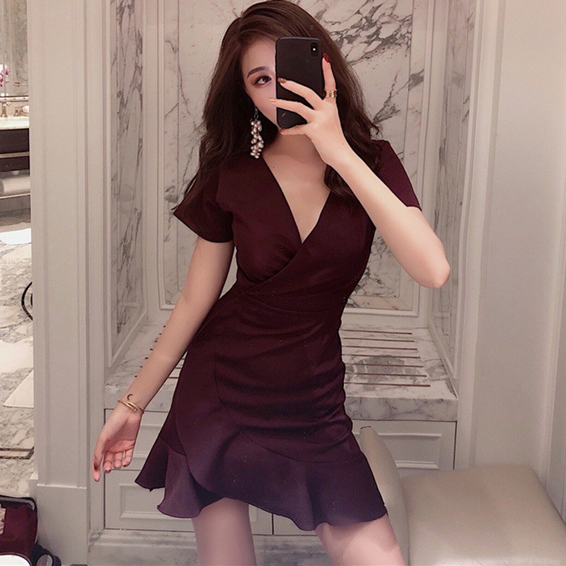 Đầm tay ngắn cổ thiết kế khoét chữ V gợi cảm cho nữ