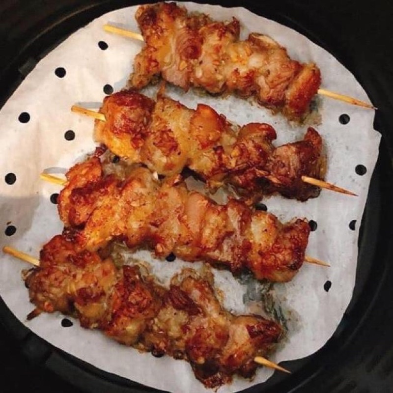 Set 100 tờ giấy nến đục lỗ tròn, giấy thấm dầu cho nồi chiên không dầu