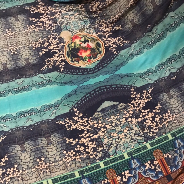 Lụa cát hoa văn xanh