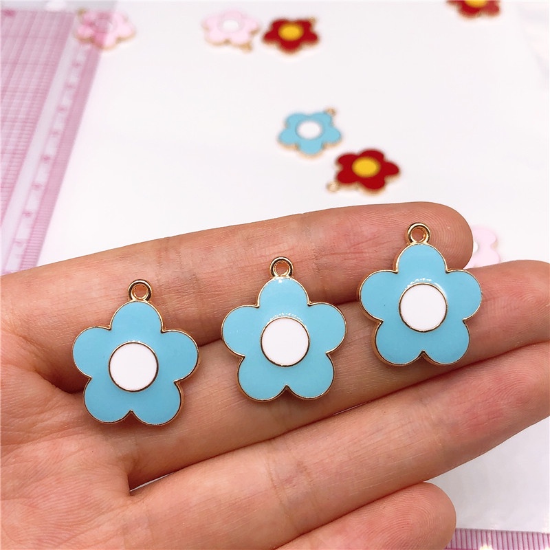 Set 4 mặt dây chuyền hình hoa bằng kim loại tráng men