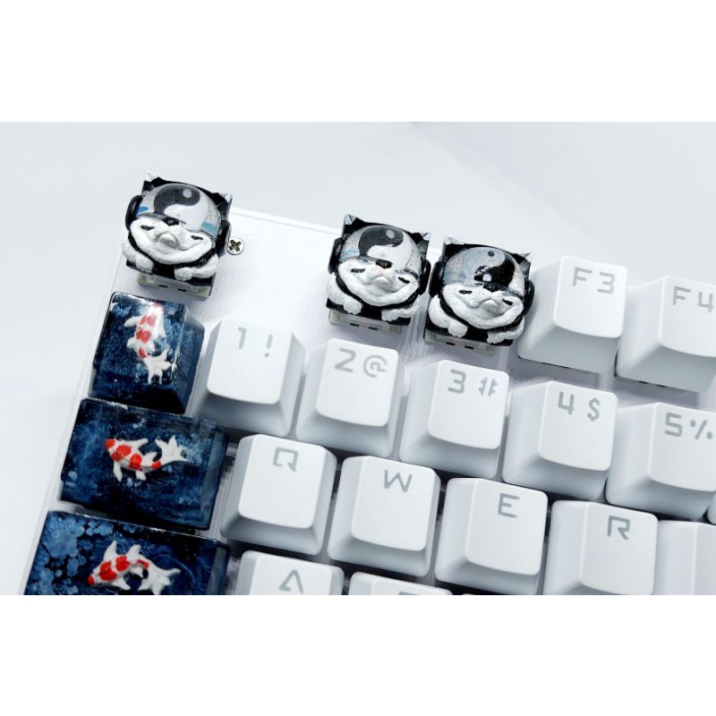 Keycap resin Sirius Clone tone trắng đen hiệu ứng âm dương.