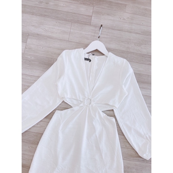 VÁY TRẮNG KHOÉT EO