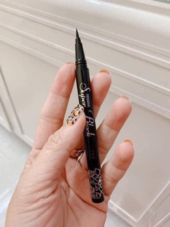 BÚT KẺ MẮT SUPER BLACK