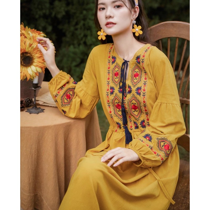 Váy phong cách bohochic cô gái xinh đẹp vintage du lịch kiểu retro viền thêu hoạ tiết bohemian du lịch chụp hình đẹp 🌿