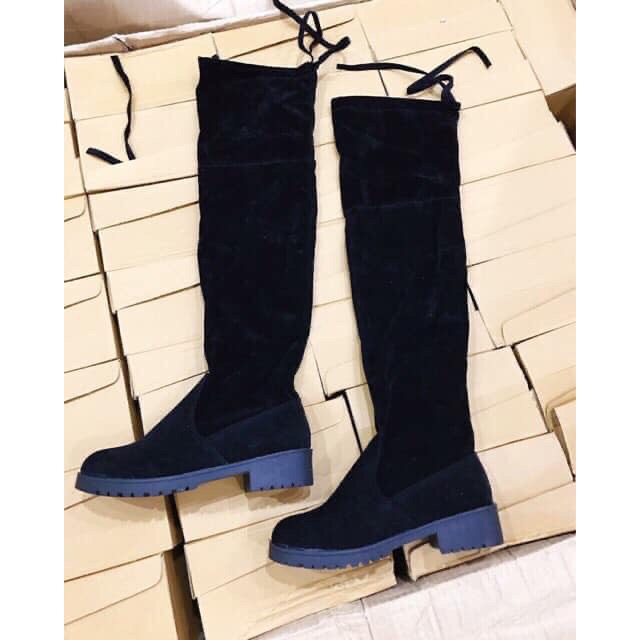 Bốt đùi nhung siêu xinh.