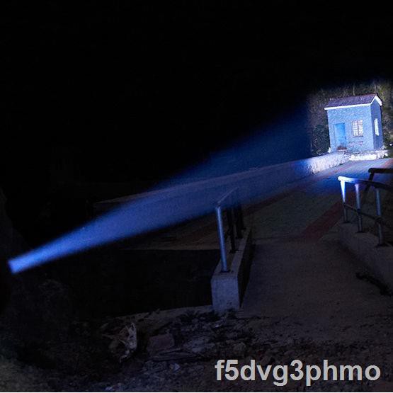 sạc đèn pha xe đạp ban đêm T6, pin ánh sáng mạnh tập trung vào thời gian dài- leo núi thiết bị điều khiển loạn t