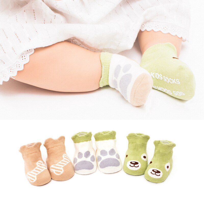 Set 3 Đôi Tất Cotton Chống Trượt Kiểu Dáng Đáng Yêu Cho Bé