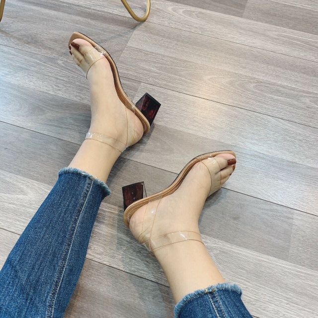 [Mã FASHIONT4WA2 giảm 10k đơn từ 50k] Sandal quai trong gót đỏ siêu hot