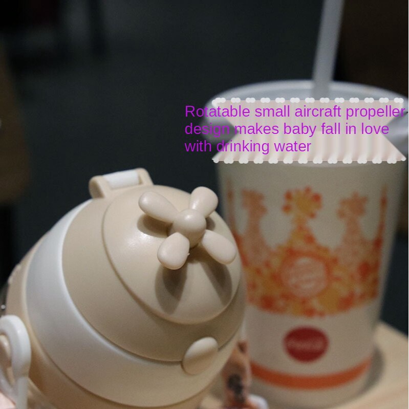 Bình Nước Có Tay Cầm Và Ống Hút Tiện Lợi Cho Bé