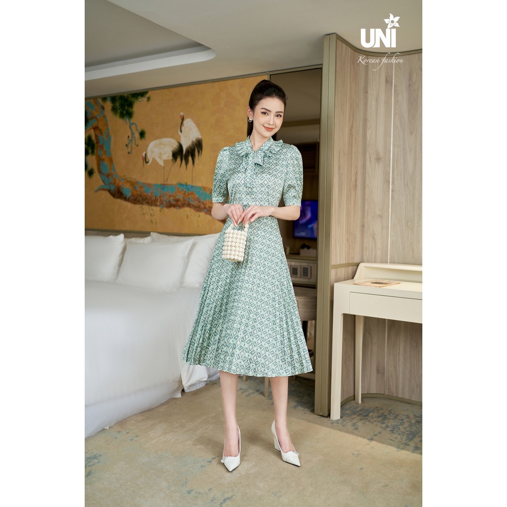 Sét Áo Sơ Mi Chân Váy Xếp Ly UNIVTH In Họa Tiết Chất Liệu Lụa Sang Trọng 3AB0127-3CXB210