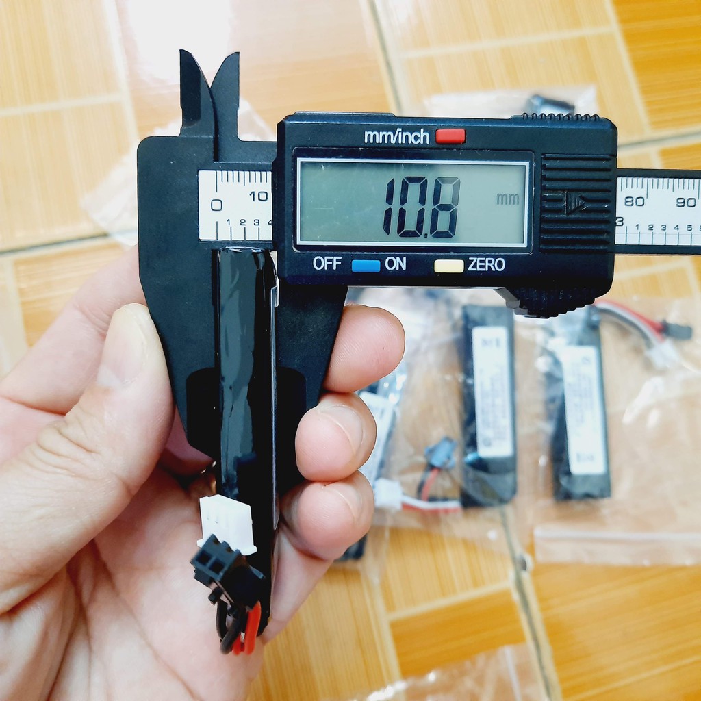 Pin sạc 7.4v 2000mah xả 30C dùng cho xe mô hình điều khiển đồ chơi trẻ em