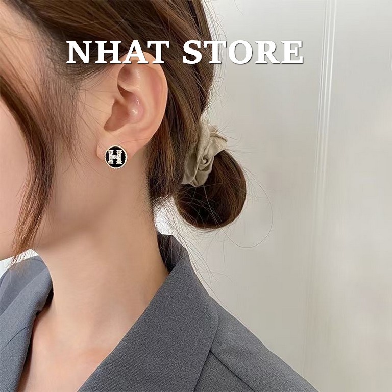 Khuyên tai nữ Nhat Store hình chữ H