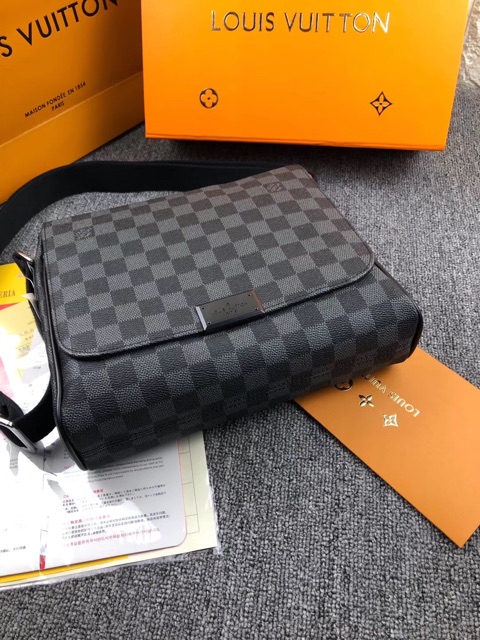 🔥[CHỈ 1 NGÀY] Túi đeo chéo nam L / V cao cấp | BigBuy360 - bigbuy360.vn