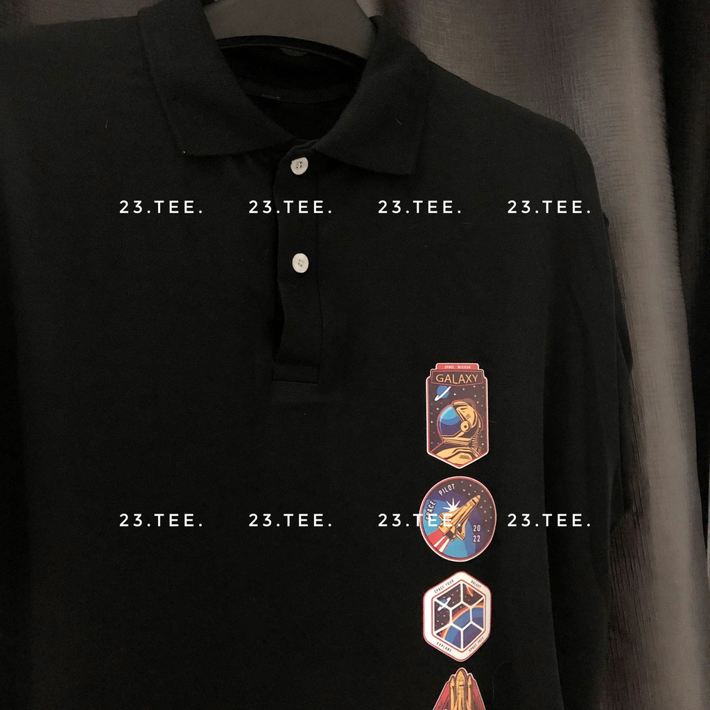 Áo polo đen trắng icon Nasa bao in dọc cực độc
