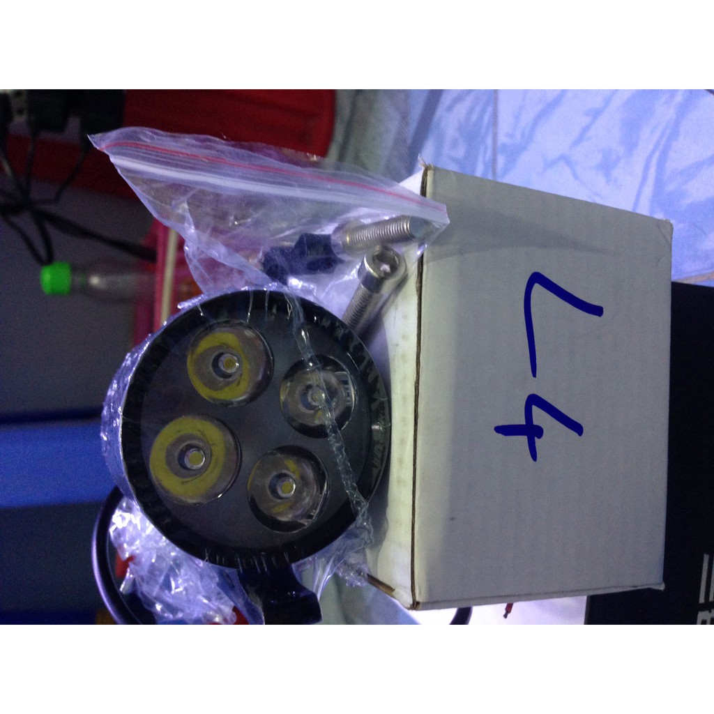 Đèn LED L4 trợ sáng tặng công tắc