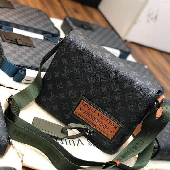 💼HIGH FASHION💼 Túi cặp đeo chéo Louis Vuitton vân hoa tag da cặp Nam châm like Authentic Fullbox PLD