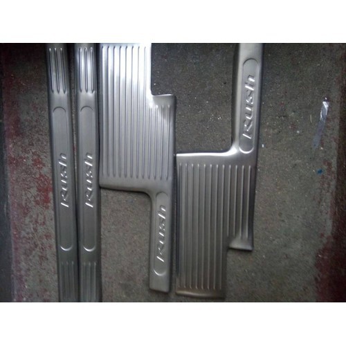 Ốp bậc trong ngoài Inox Toyota Rush