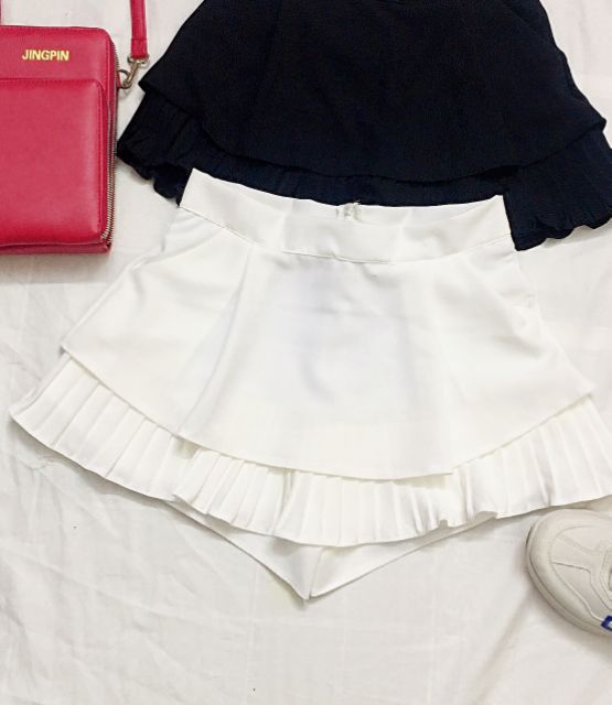 Chân váy xếp ly ba tầng
