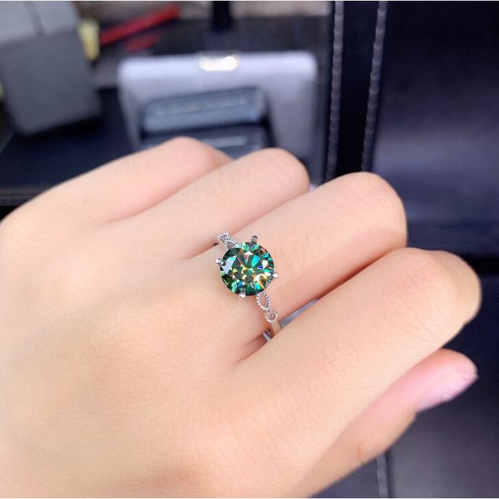 Thời trang bốn móng vuốt vòng S925 màu xanh lá cây cao carbon kim cương nhẫn cho phụ nữ