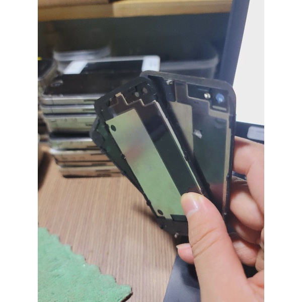 Nắp lưng I_P 4G màu đen tháo máy đẹp