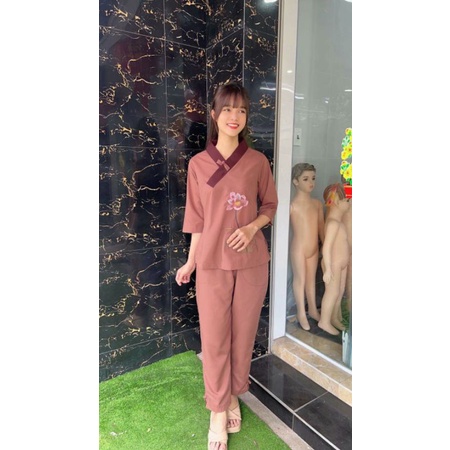 bộ nữ đi chùa .1 nút thêu vải kate