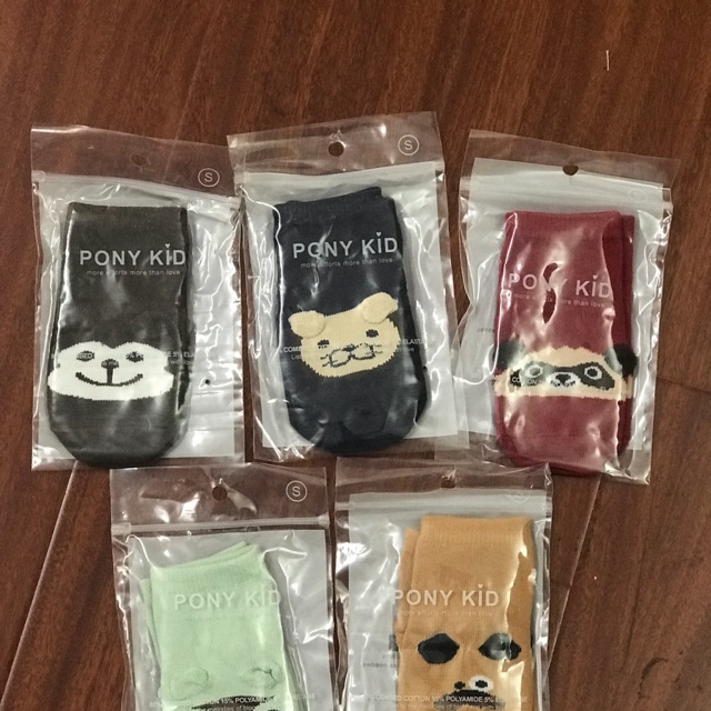 Combo tất và mũ cho khách
