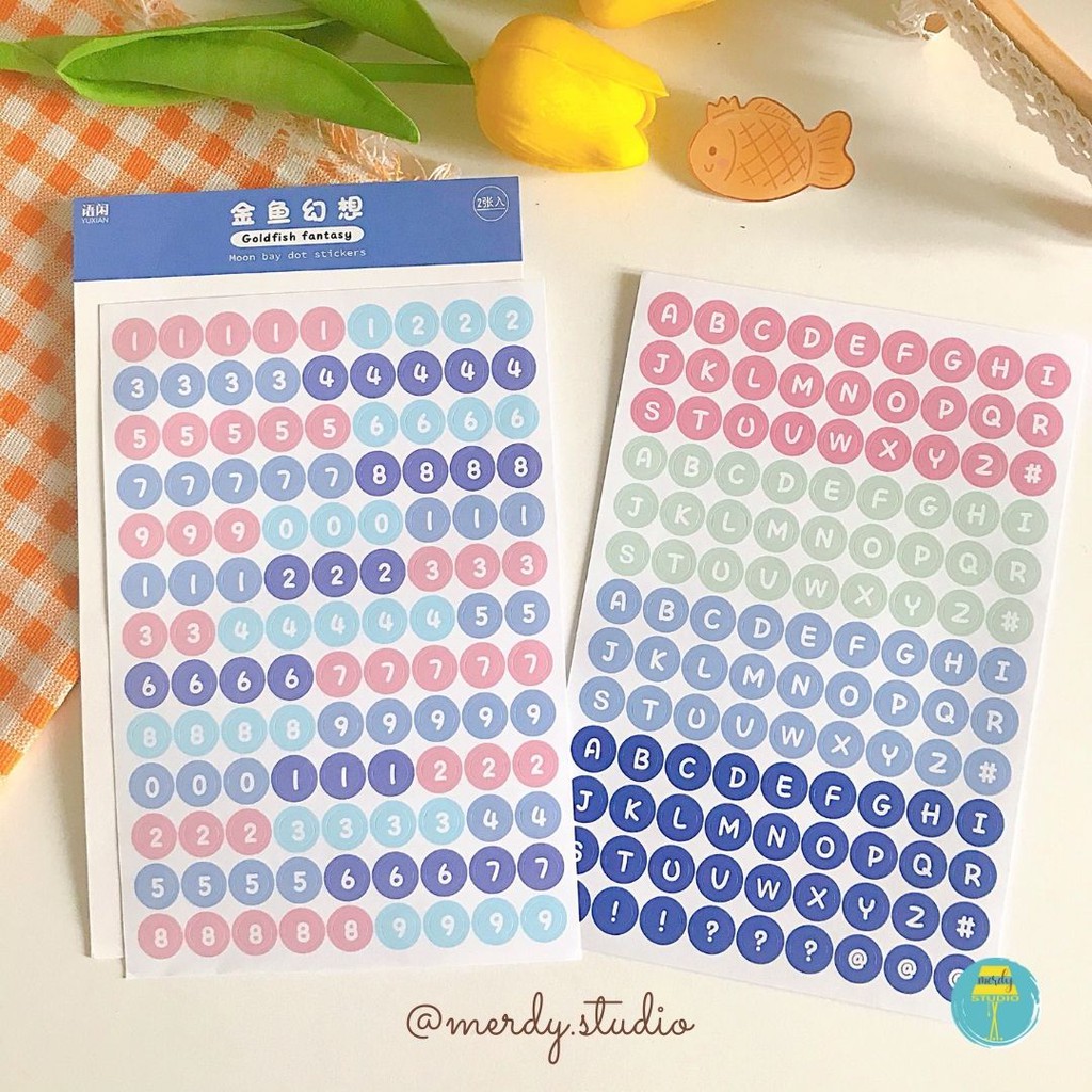 Set 2 tấm sticker số và chữ cái chấm tròn nhiều màu sắc