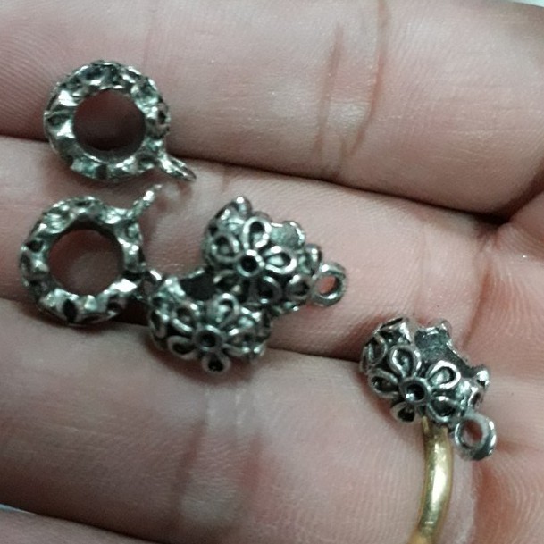 Charm sỉ Lùa gắn hình treo hoa văn 25k = 50 gram