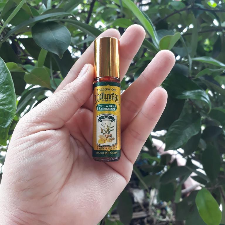 1 chai Dầu gió thảo dược nghệ gừng Green Herb Embrocations Yellow Oil Thailand 8cc