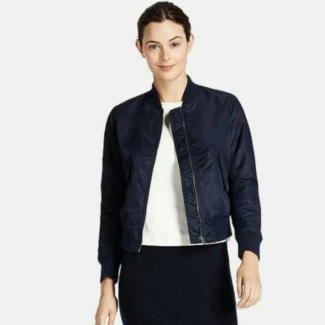 Áo bomber gió Uniqlo