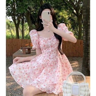 Đầm xoè voan hoa tay phồng phong cách retro