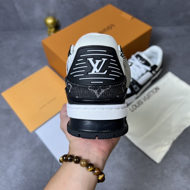 GIÀY LV ĐEN TRẮNG LAI AU CAO CẤP 1:1