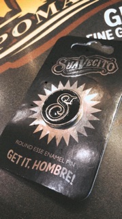 Pin cài áo SUAVECTIO
