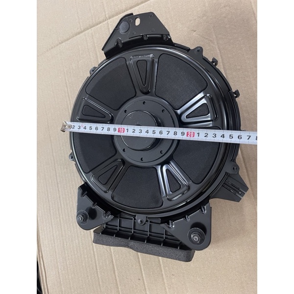 Loa súp gầm dành cho xe hơi hàng cũ hơi cấn màn cần amply mạnh đánh rất hay nghe rất êm