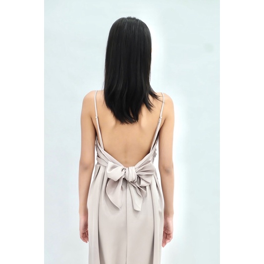 DELADE | Jumpsuit 2 dây hở lưng dáng dài ống rộng, thắt nơ quyến rũ | Flora Jumpsuit | BigBuy360 - bigbuy360.vn