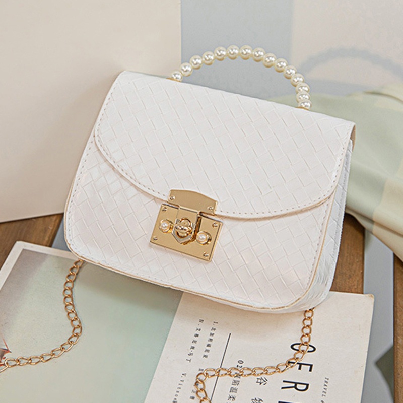 Túi Xách Đeo Vai Mini Hình Vuông In Họa Tiết Da Rắn Phối Dây Xích Và Ngọc Trai Thời Trang