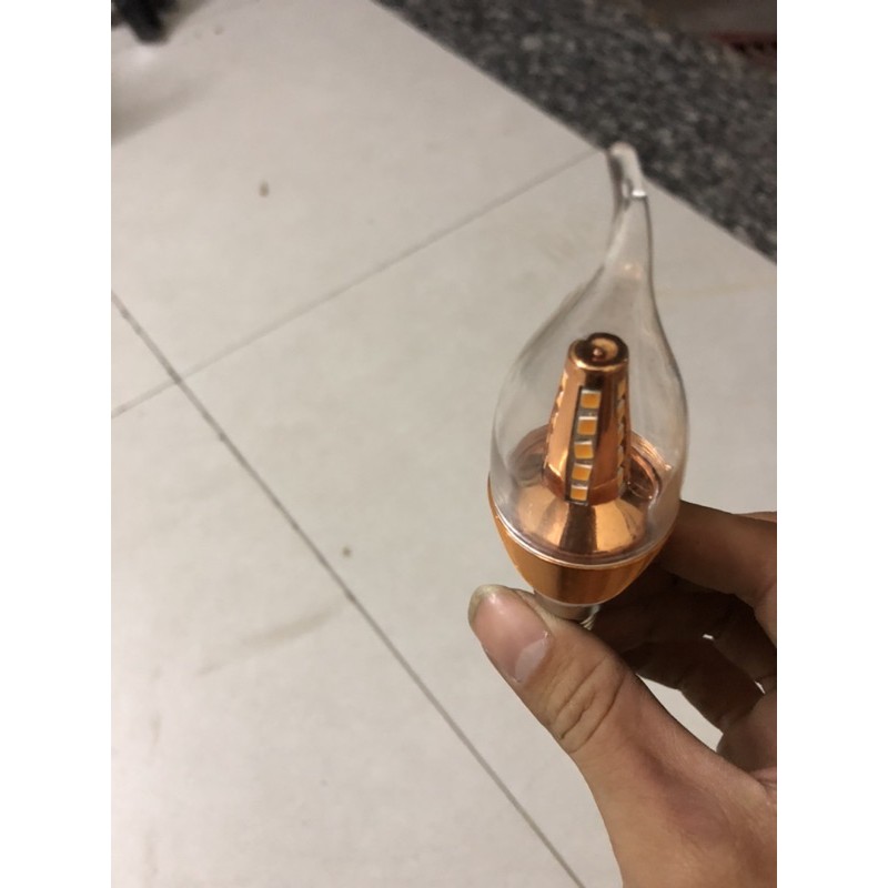 Đèn nến  đui E14 có râu ánh sáng vàng nắng độc đáo